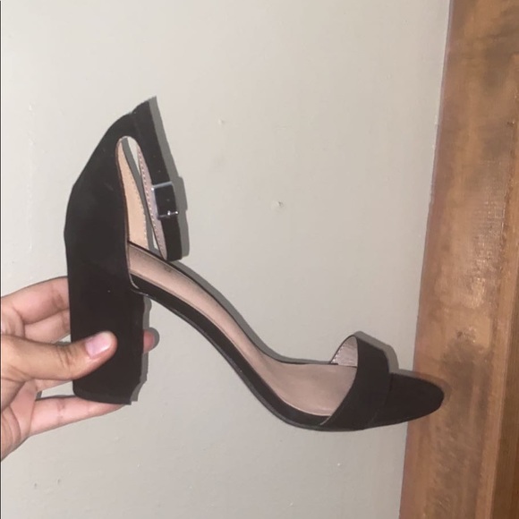 Heels - Picture 2 of 3